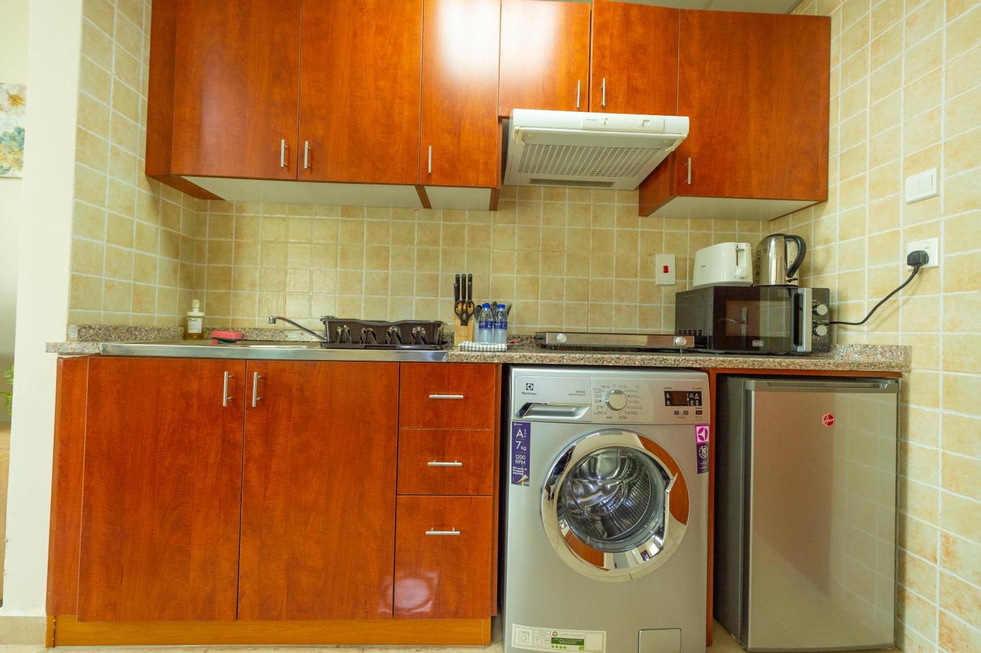 Luxury Escapes - Modern Budget Studio With Balcony In Jlt! Dubai Exterior photo